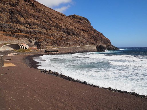 Der Sandstrand von Timijiraque an der Ostküste